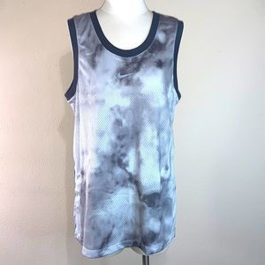 Nike Athletic/Athleisure Tank Top Size M